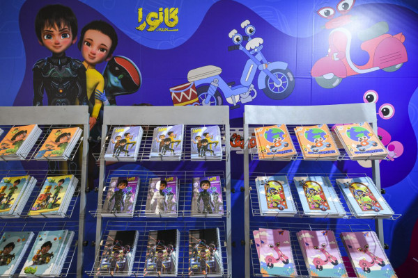 عرضه لوازم التحریر با طرح شخصیتهای کارتونی سوره