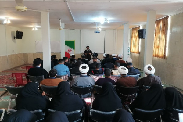 نشستهای تبیین نهضت «زندگی با آیهها» در شهرستانها آغاز شد