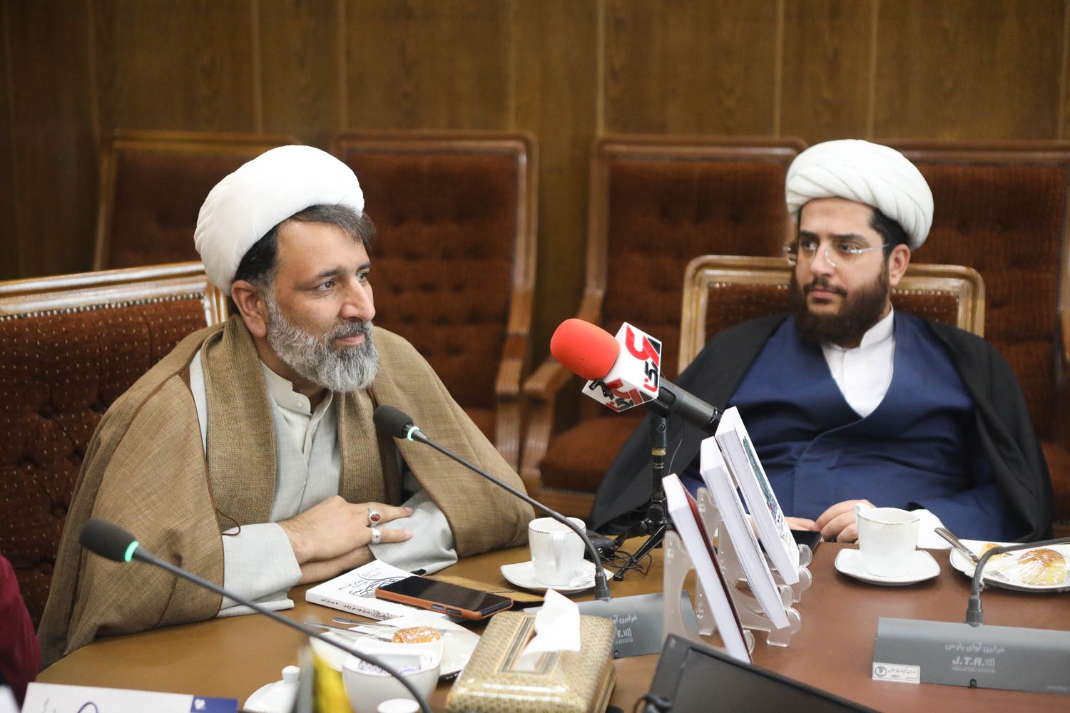 قمی: حاج قاسم هویت ایرانی اسلامی ملت ایران را تقویت کرد/ نجفی: هویت ملّی ایرانیان هیچگاه از بین نرفتهاست/ رهدار: جوانان ما از دیگر جوانان جهان جلوتر هستند قمی: حاج قاسم هویت ایرانی اسلامی ملت ایران را تقویت کرد/ نجفی: هویت ملّی ایرانیان هیچگاه از بین نرفتهاست/ رهدار: جوانان ما از دیگر جوانان جهان جلوتر هستند