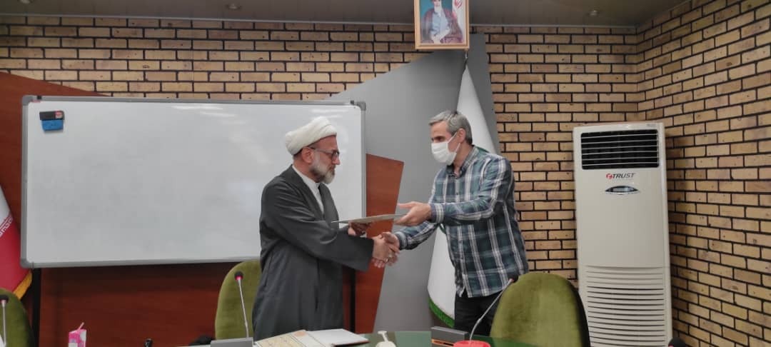 احکام فرماندهان بسیج سازمان تبلیغات اسلامی تقدیم شد احکام فرماندهان بسیج سازمان تبلیغات اسلامی تقدیم شد