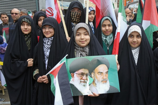 جوانان امروز، انقلاب دیروز را چگونه می‌بینند؟