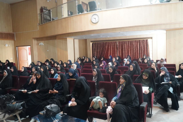 اولین دوره تربیت مربی جمعیت و فرزندآوری با حضور حجت الاسلام وافی و حجت الاسلام صادقی برگزار شد