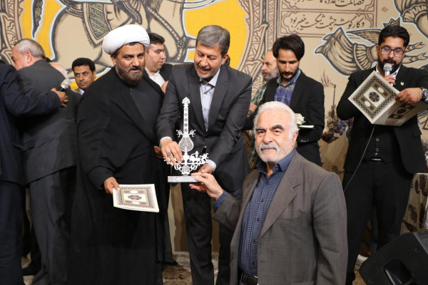 مراسم تجلیل از هیئات مذهبی شرکت کننده در مراسم چهلم رهبر شهید انقلاب