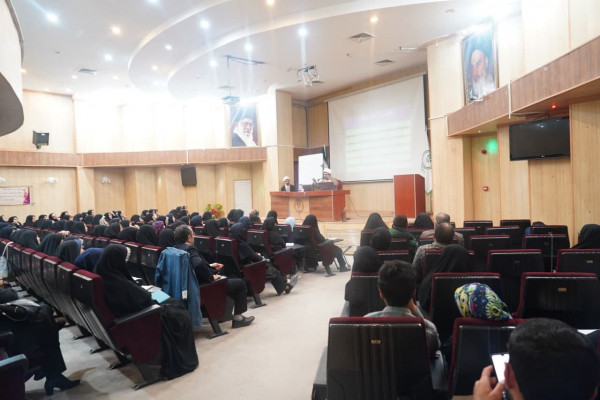 اولین دوره تربیت مربی جمعیت و فرزندآوری با حضور حجت الاسلام وافی و حجت الاسلام صادقی برگزار شد