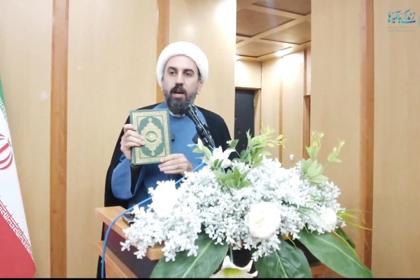 به پویش "زندگی با آیهها" بپیوندید
