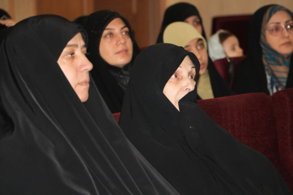 محفل ادبی شب شعر مقاومت با محوریت بانوان مقاومت در زنجان (ویژه بانوان)  برگزار شد